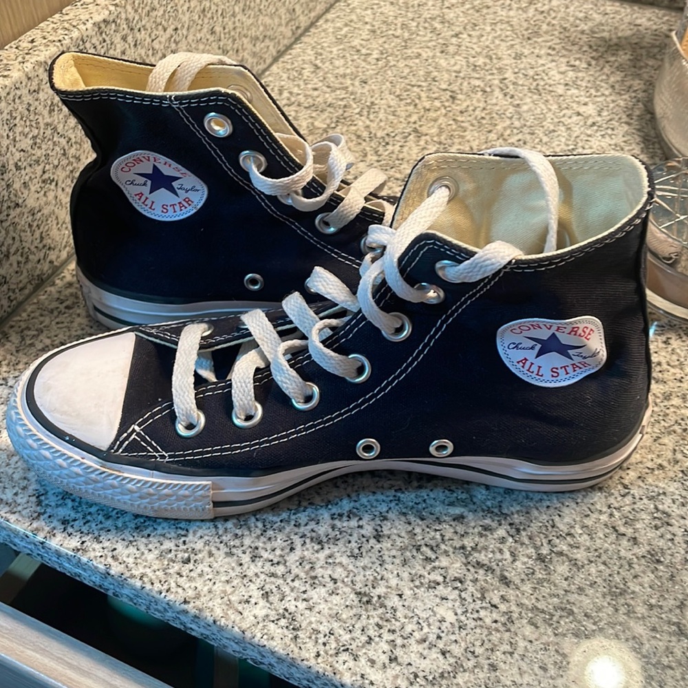 Converse high top I’m black size 6